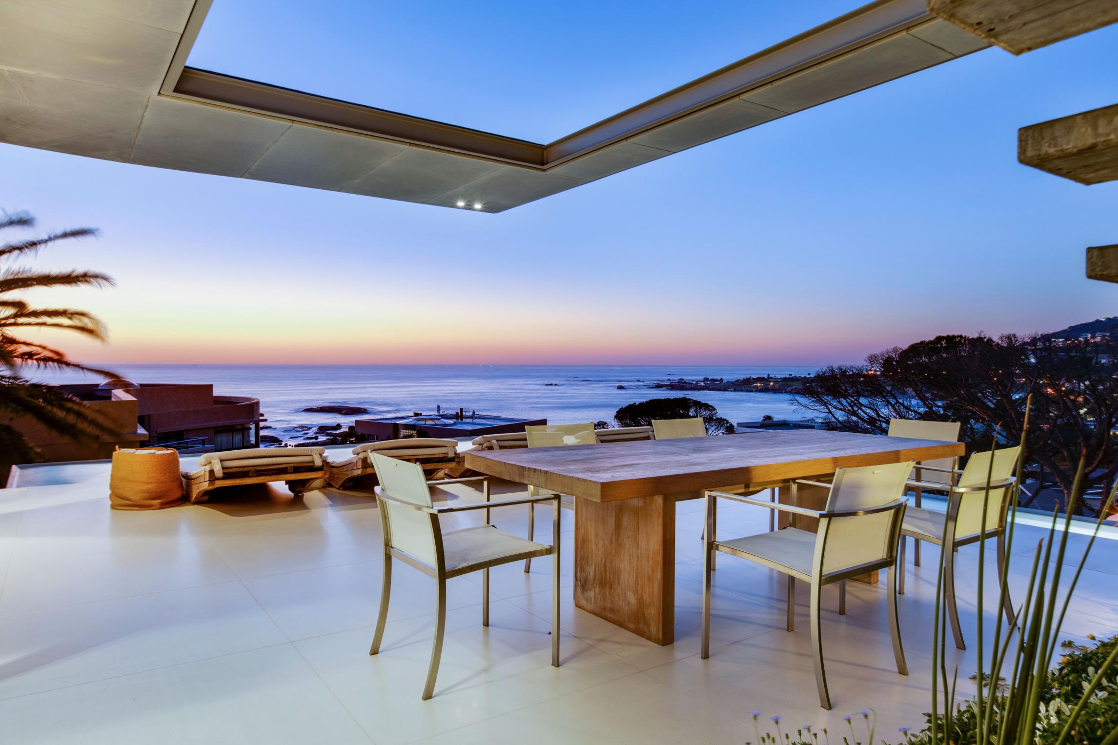 Bond House | Photo 3
